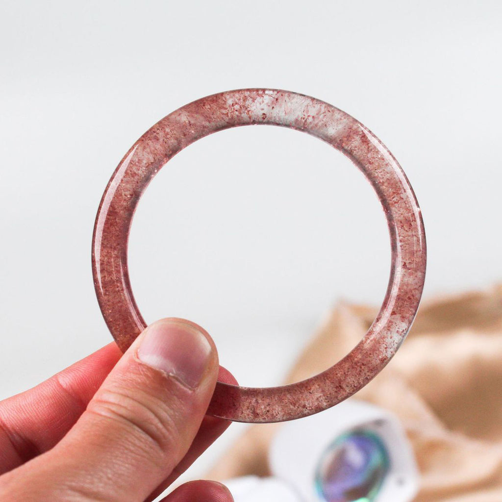 【玉鐲】天然俄羅斯產草莓晶手鐲 (普通款、星光鴿血紅款)