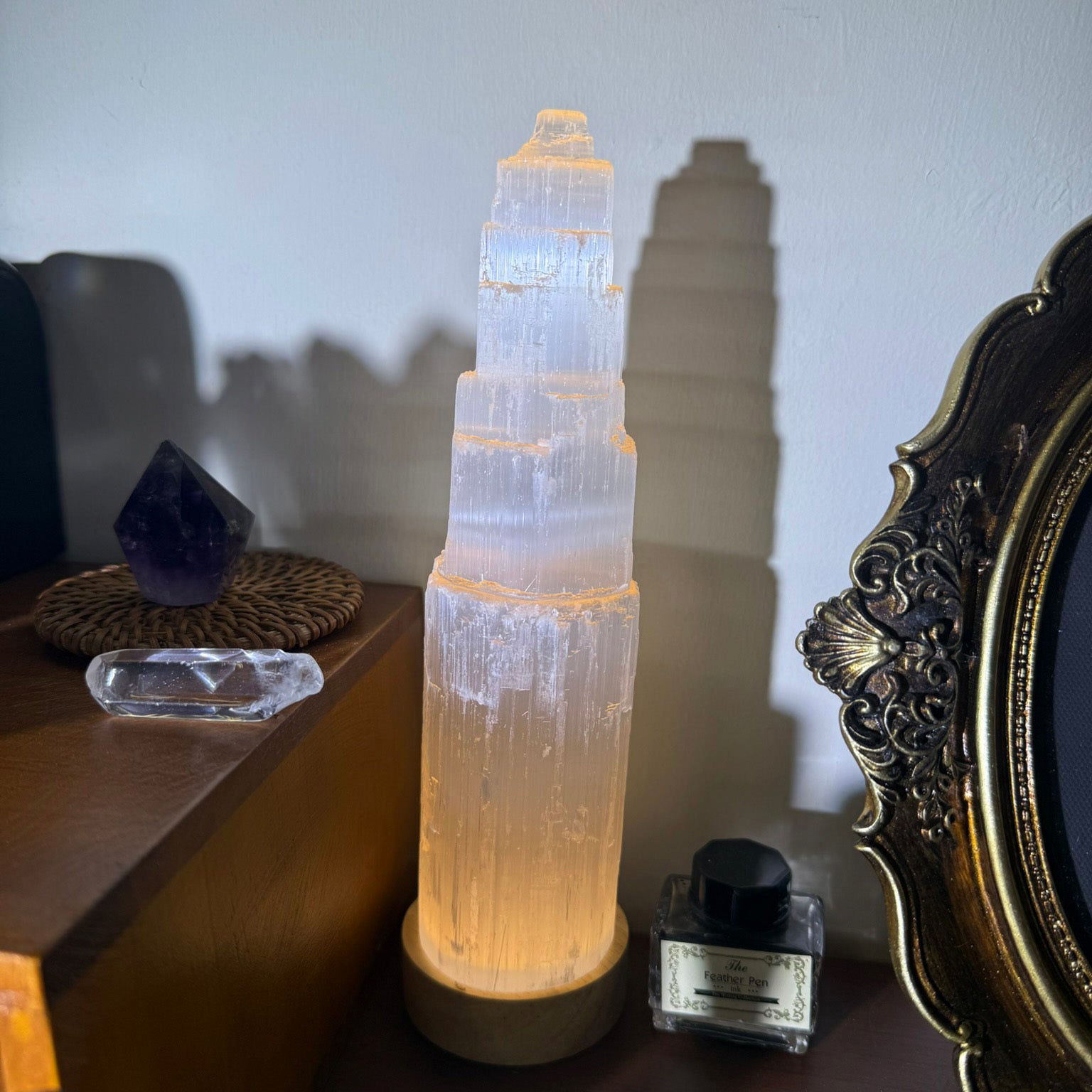 現貨【原礦擺件】淨化能量透石膏塔-小隻版本 (含燈座)