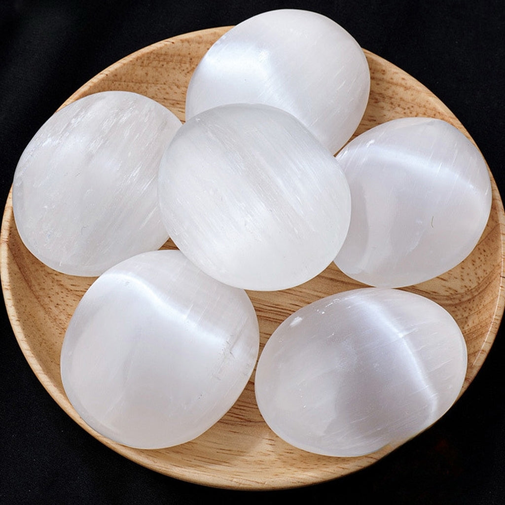 【礦藏】原礦透石膏/隨身攜帶手把件(附絨布袋)