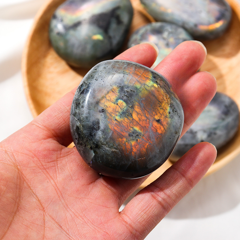 【礦藏】原礦灰色拉長石/隨身攜帶手把件(附絨布袋)