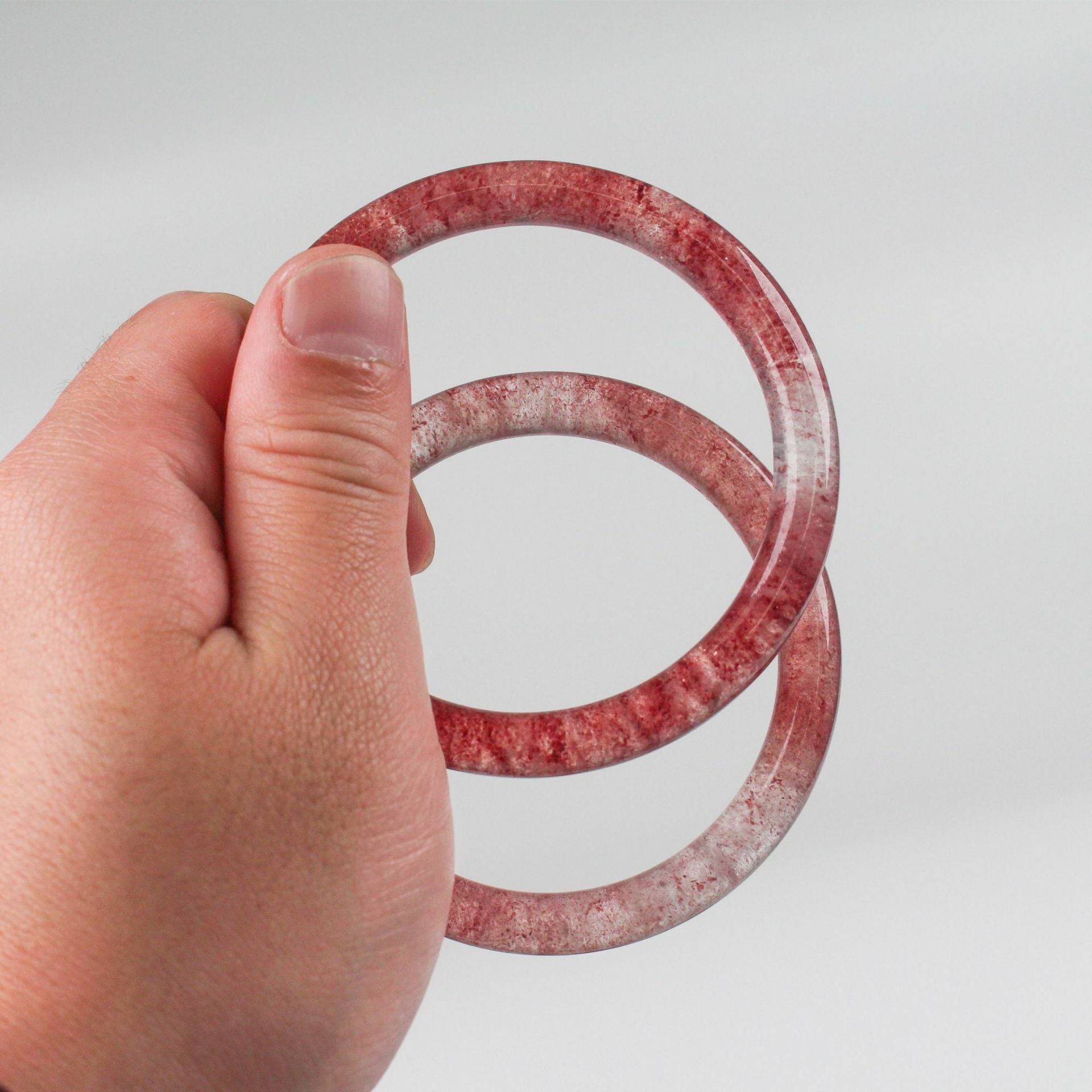 【玉鐲】天然俄羅斯產草莓晶手鐲 (普通款、星光鴿血紅款)