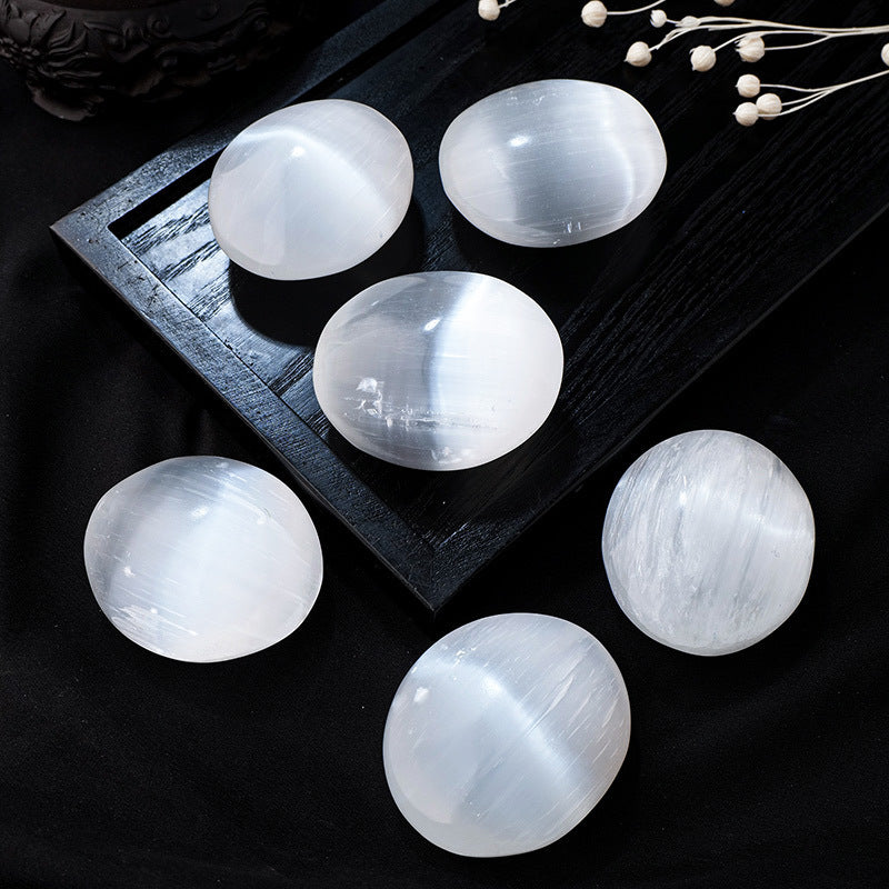 【礦藏】原礦透石膏/隨身攜帶手把件(附絨布袋)