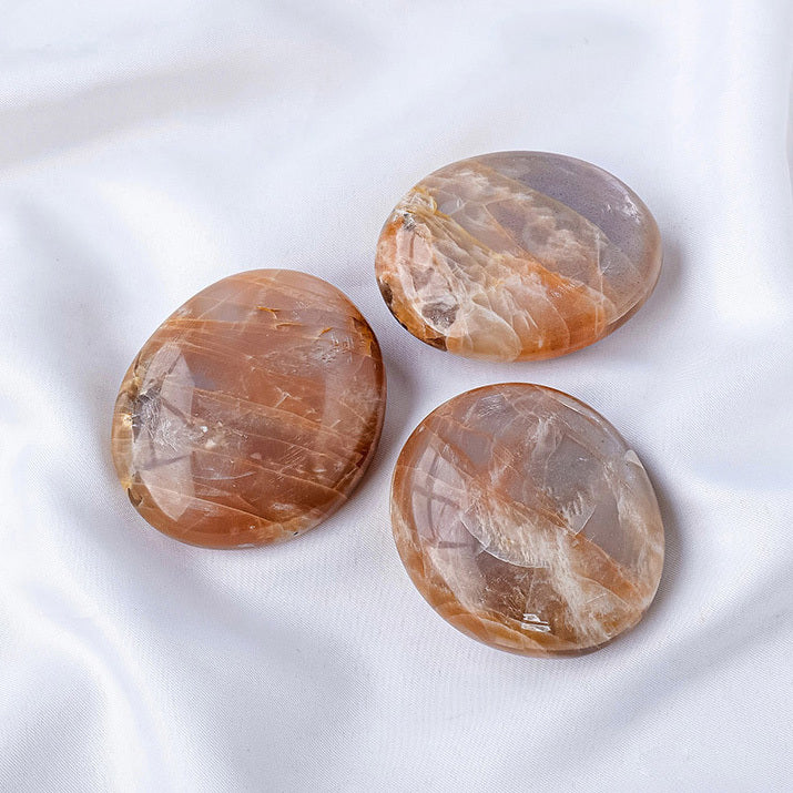 【礦藏】原礦橙色月光石/隨身攜帶手把件(附絨布袋)