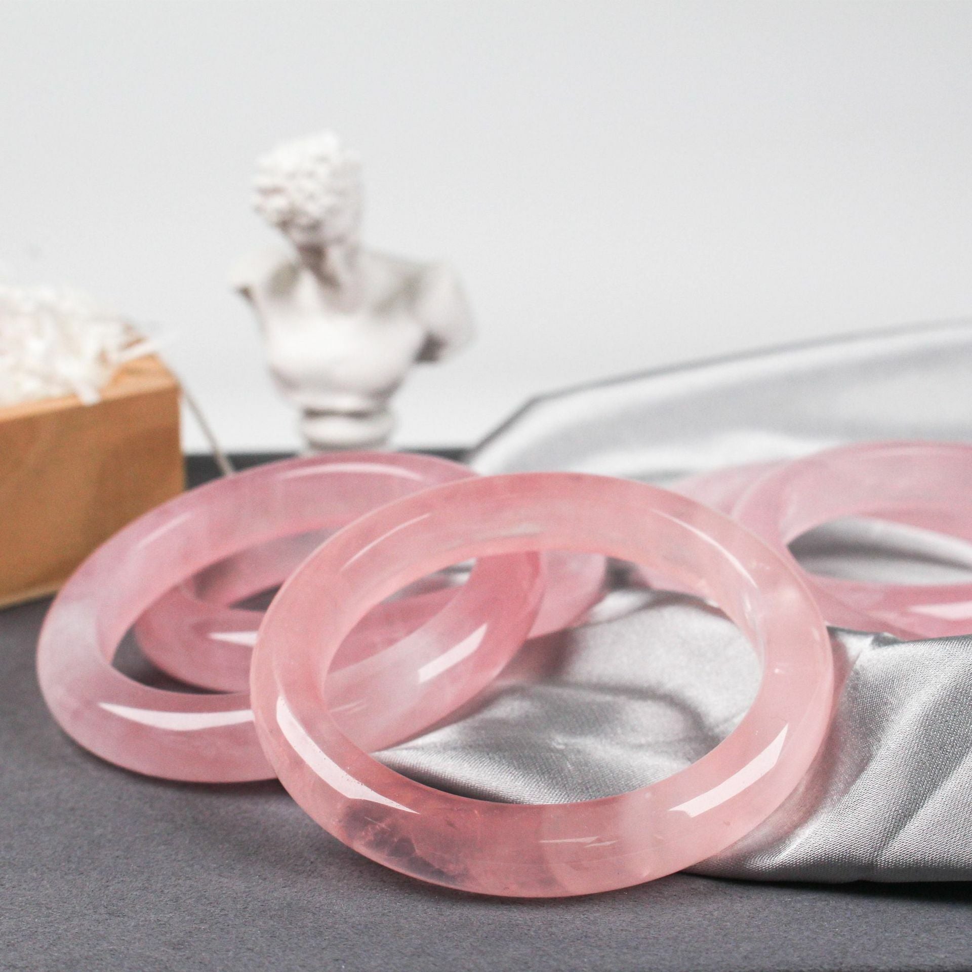 【玉鐲】天然馬達加斯加粉水晶手鐲